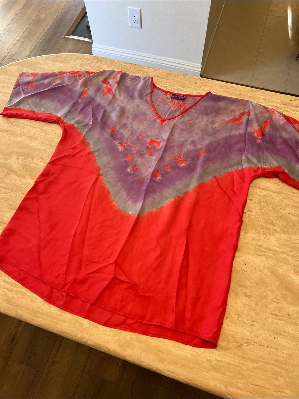 Women's 100% Silk Tie-Dye V-Neck Top in Red and Purple